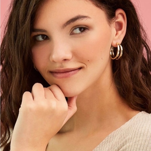 Kendra Scott Jewelry - Kendra Scott  Zorte Split Hoop Earrings in Gold Firm price